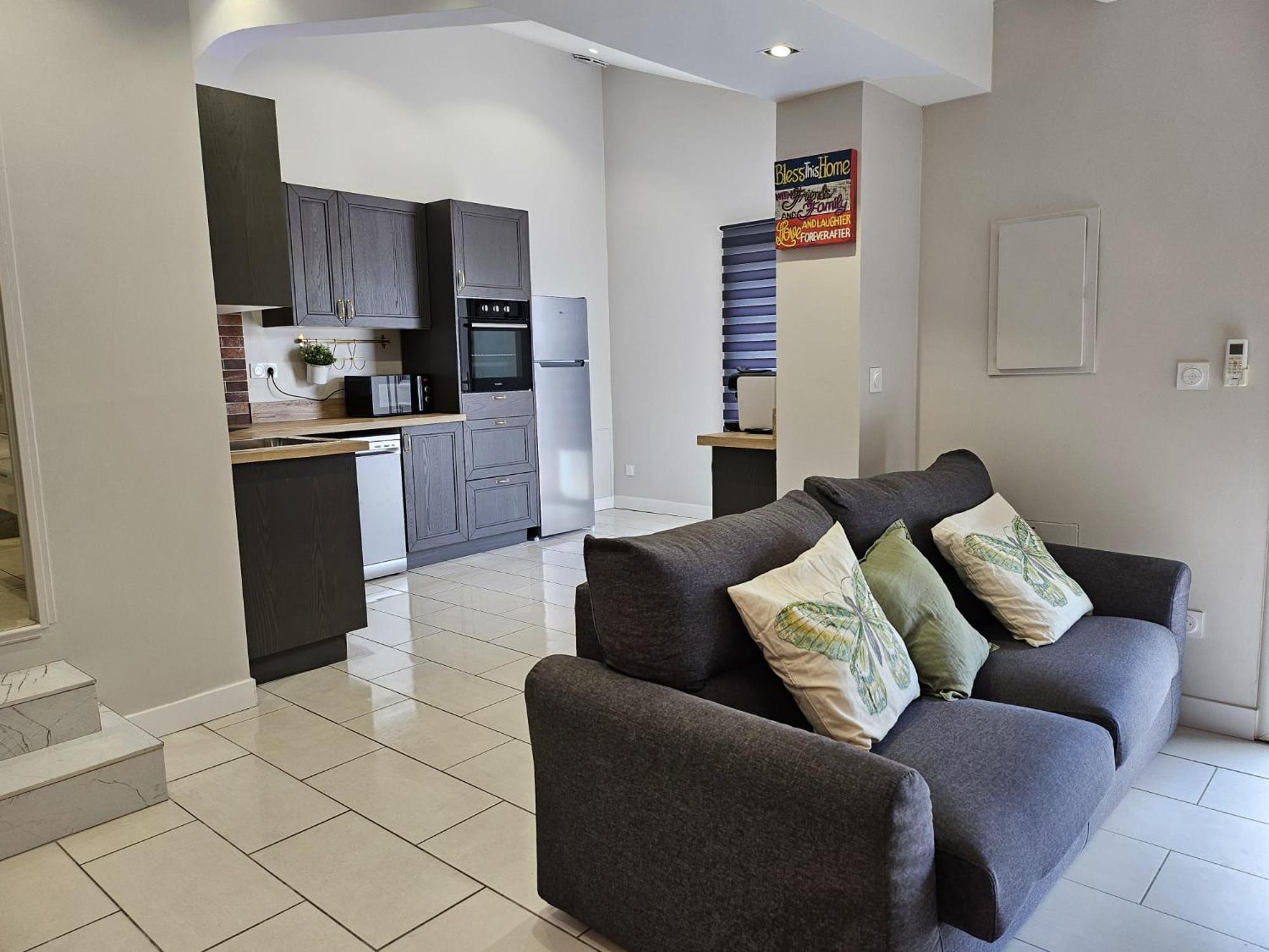 Agreable Logement Avec Terrasse Saint-Victoret ภายนอก รูปภาพ