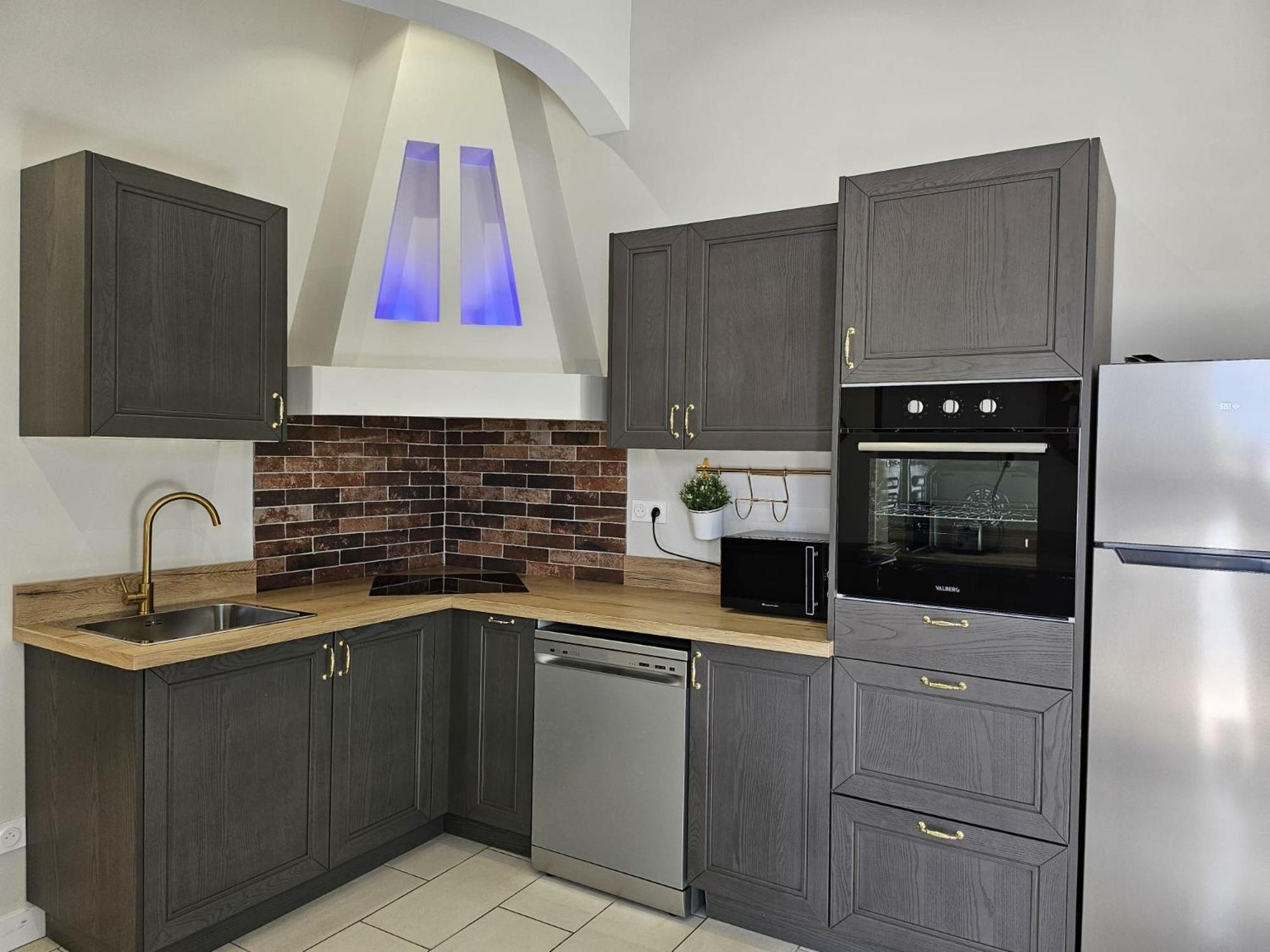 Agreable Logement Avec Terrasse Saint-Victoret ภายนอก รูปภาพ