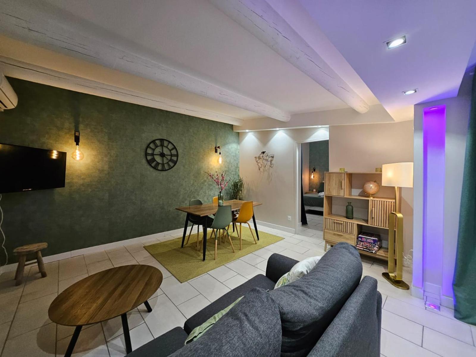 Agreable Logement Avec Terrasse Saint-Victoret ภายนอก รูปภาพ